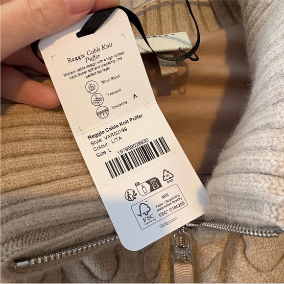 New Varley Reggie cable knit puffer jacket in light taupe - Picture 8 of 11